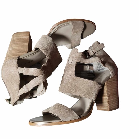 Hinge size 10M Gray Suede 4" Block Heeled Sandal - No Box - Picture 3 of 9